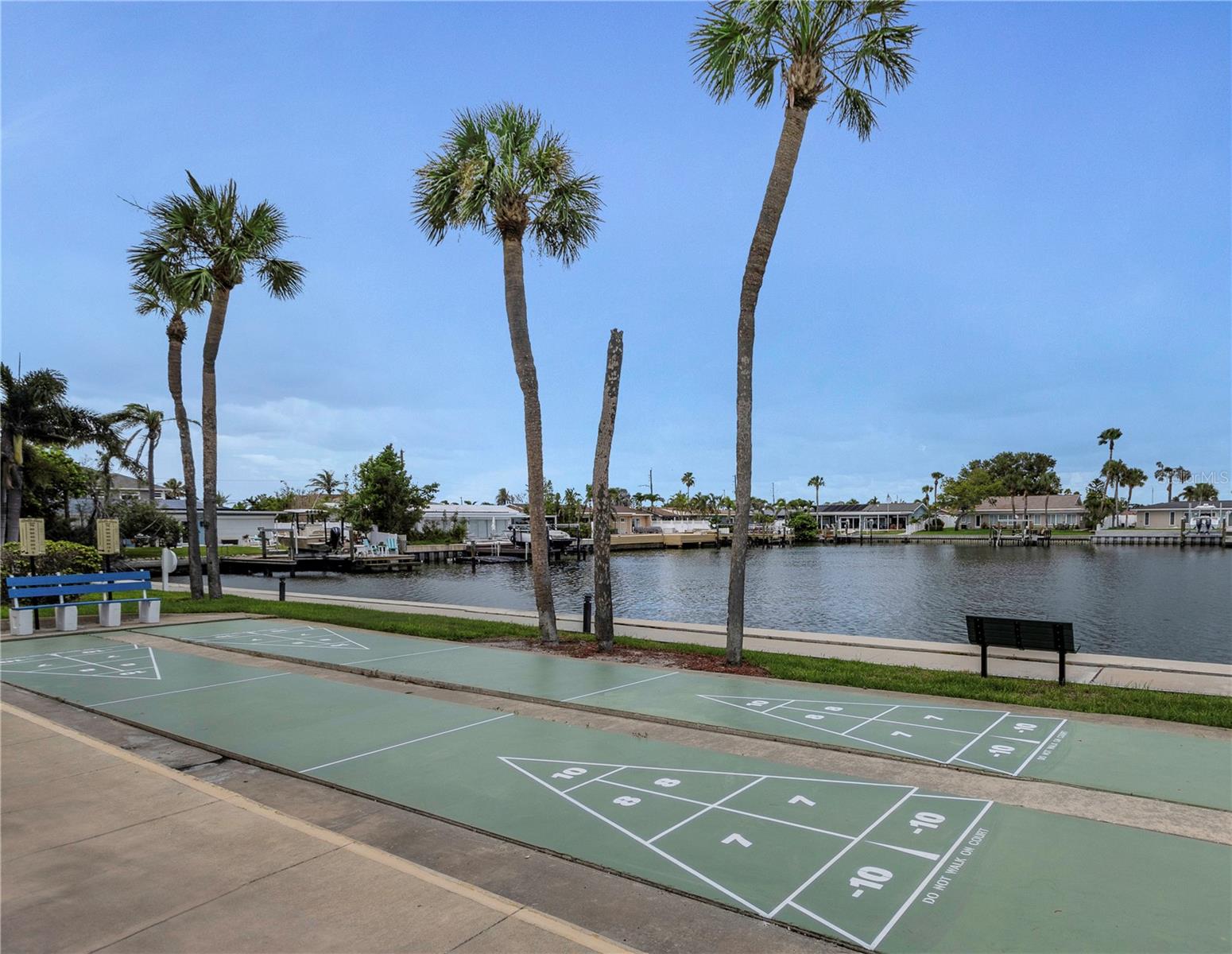 Community - Shuffleboard Courts
