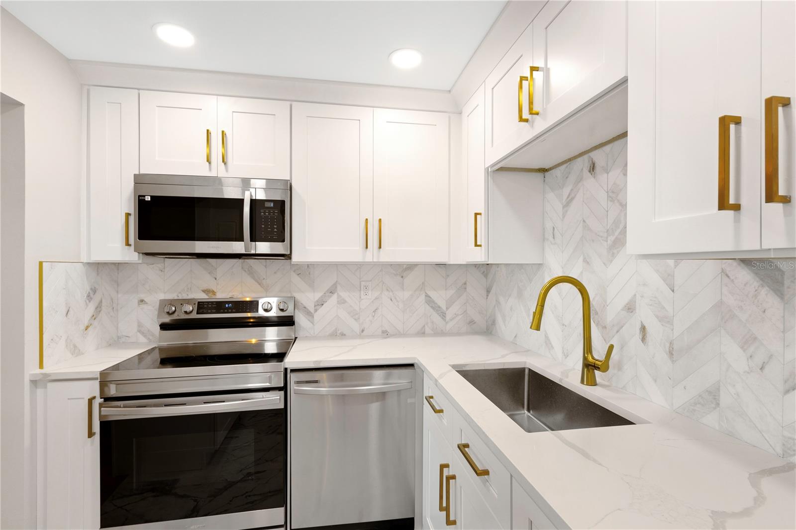 Kitchen - Left View
