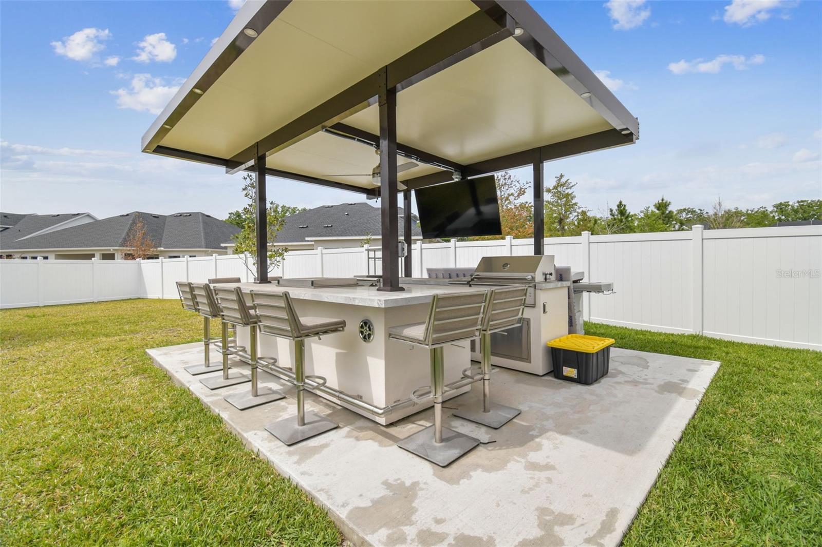 Outdoor Kitchen