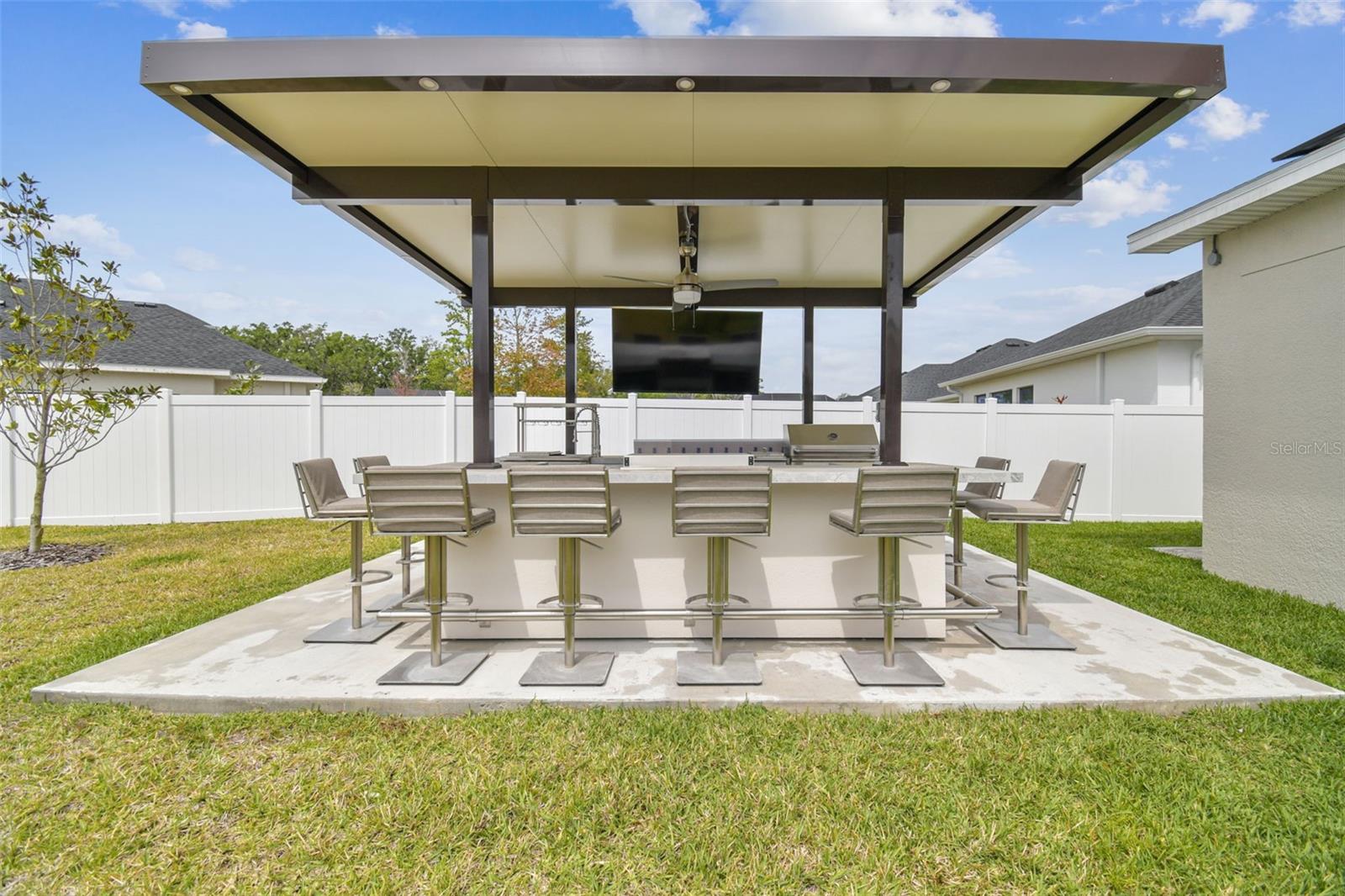 Outdoor Kitchen