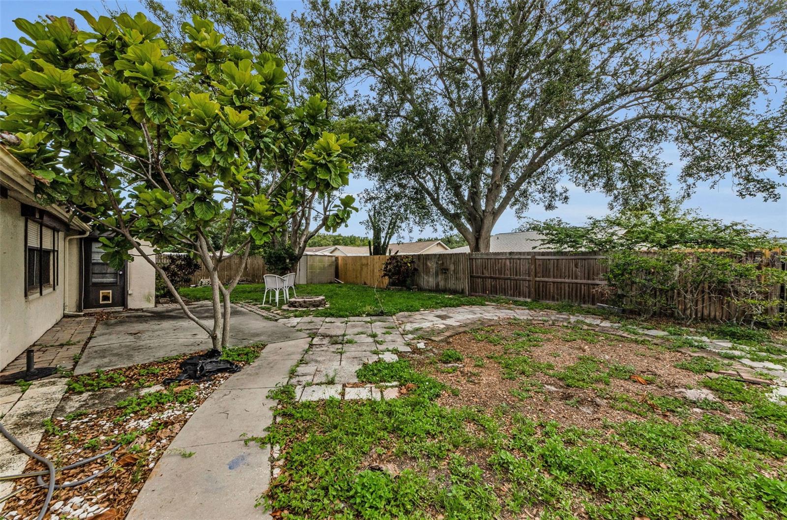 TB8398950