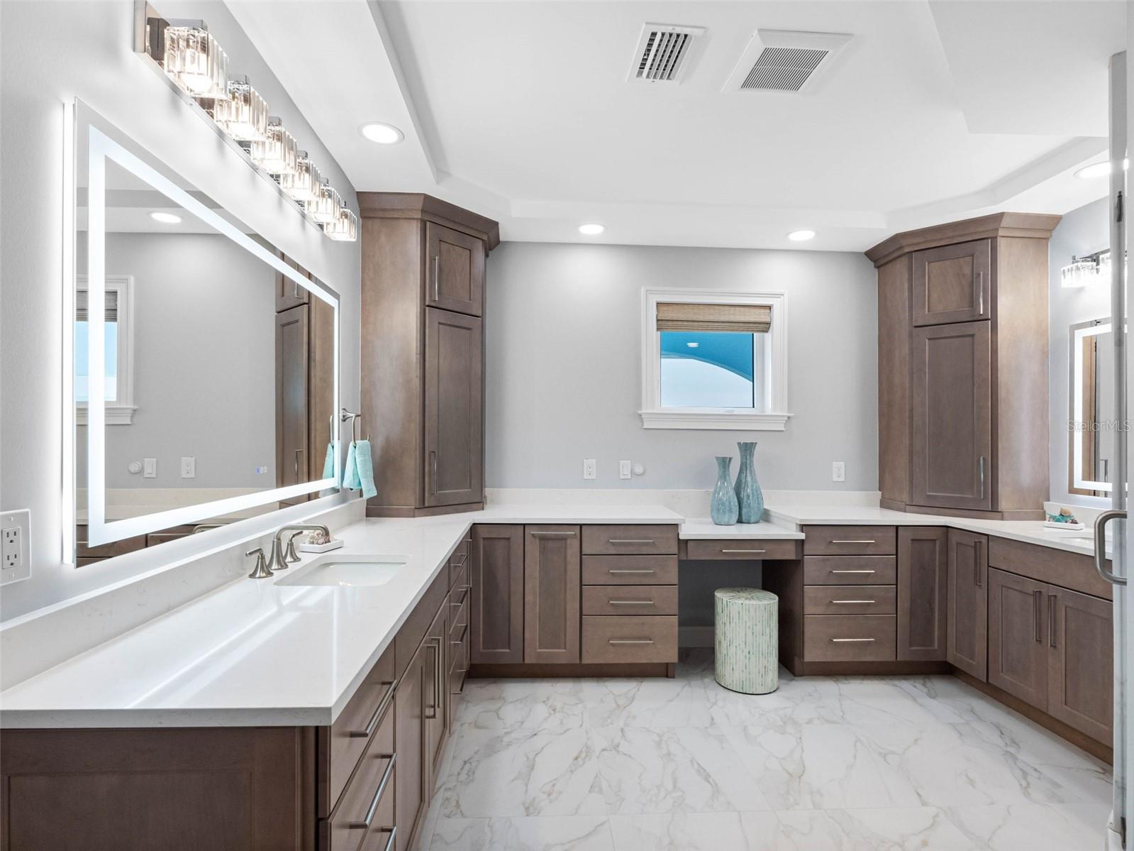En suite bath with lots of counter space.
