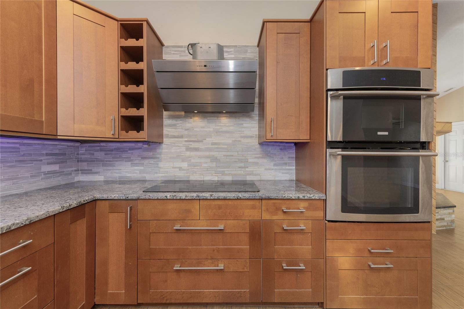 Kitchen - Right View
