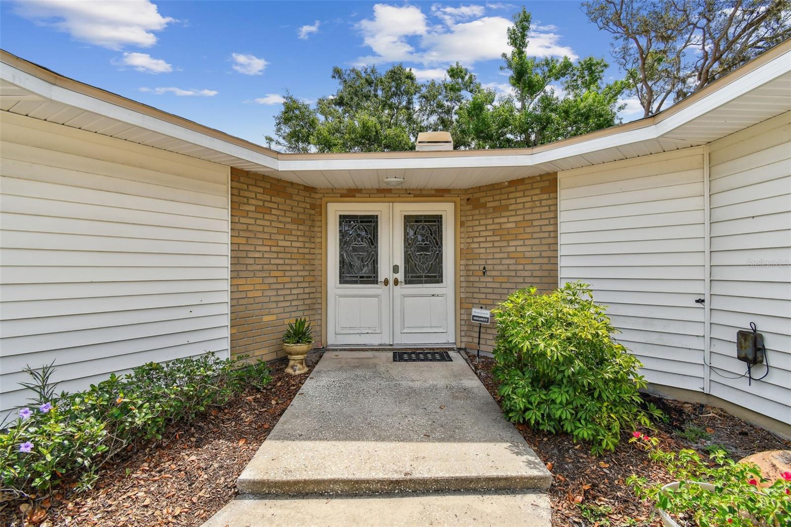 Exterior Entry