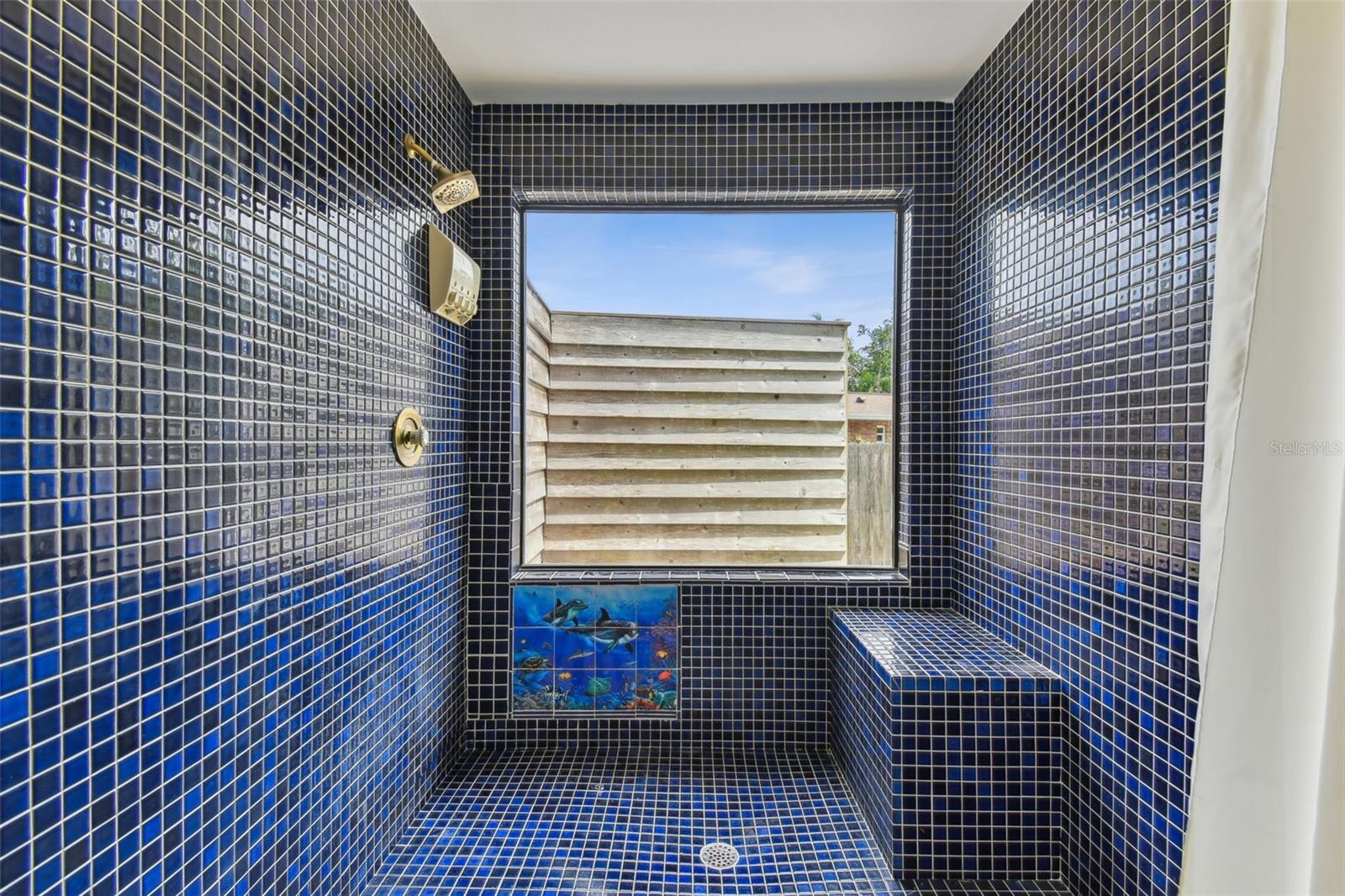 HUGE Walk-in Shower w/garden alcove