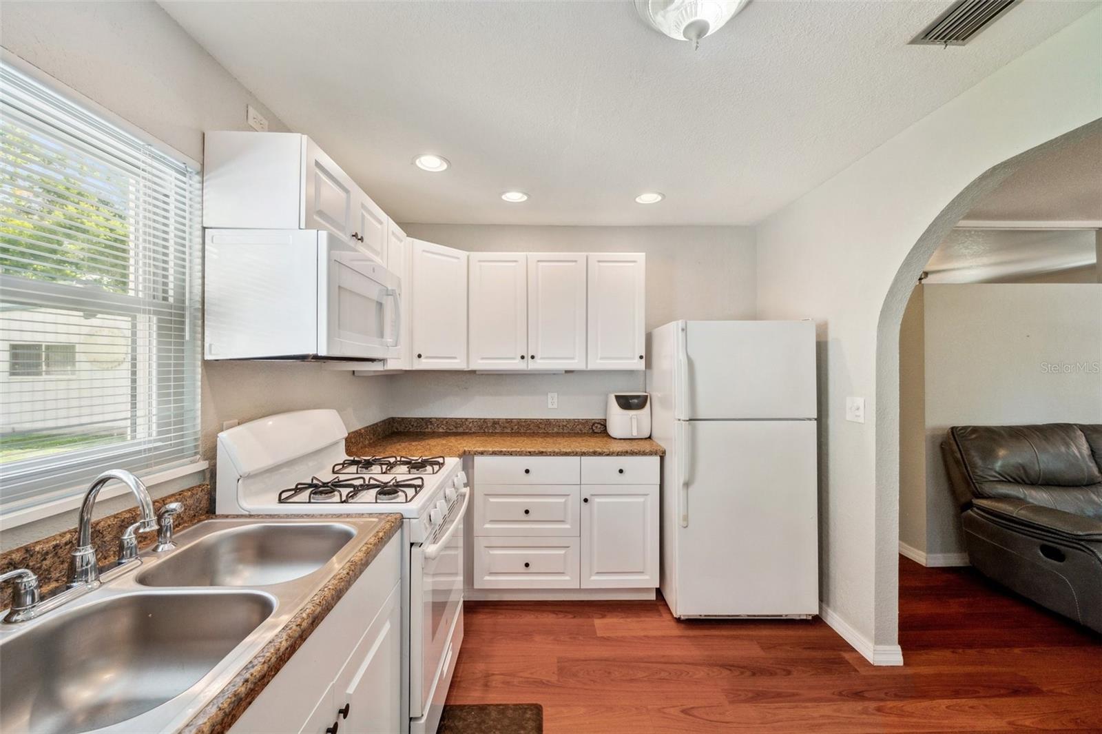 cottage/guest house
