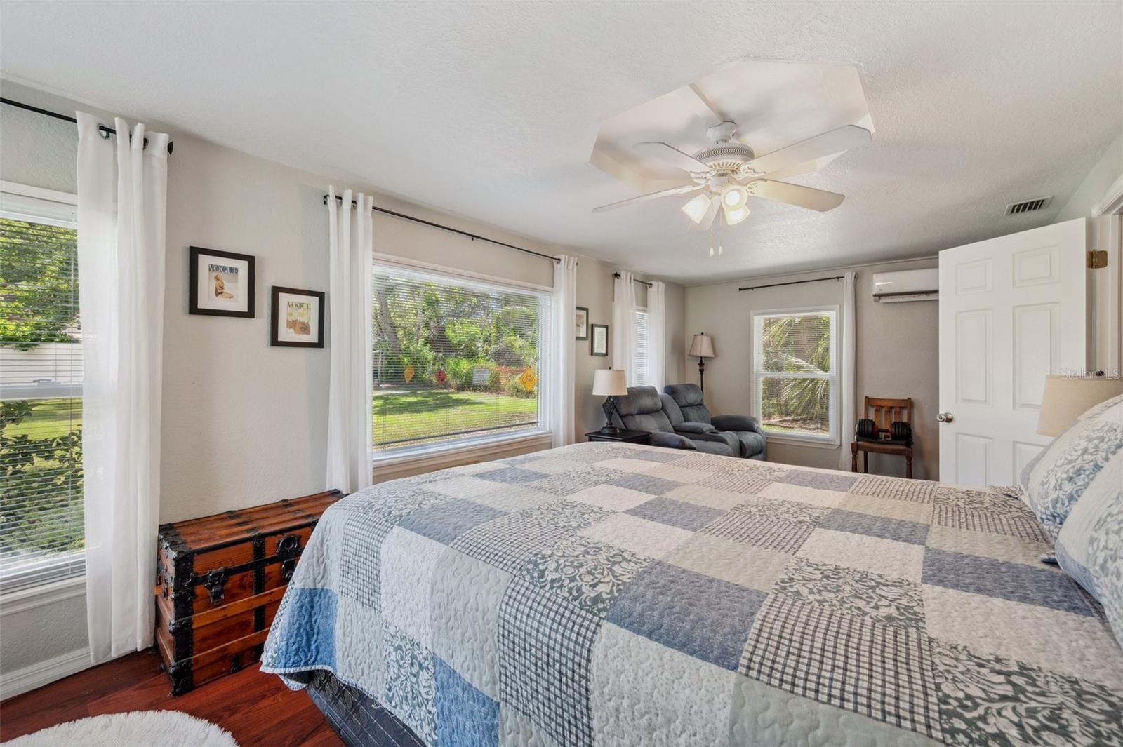 cottage/guest house