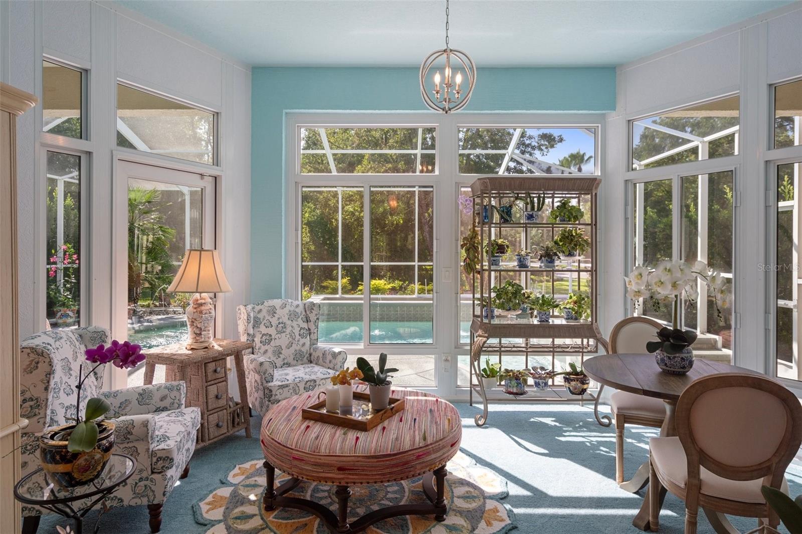 360° Enclosed Sitting Room