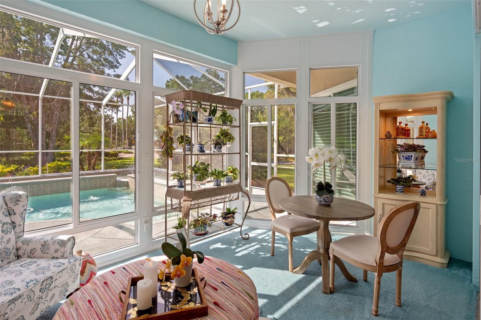 360° Enclosed Sitting Room