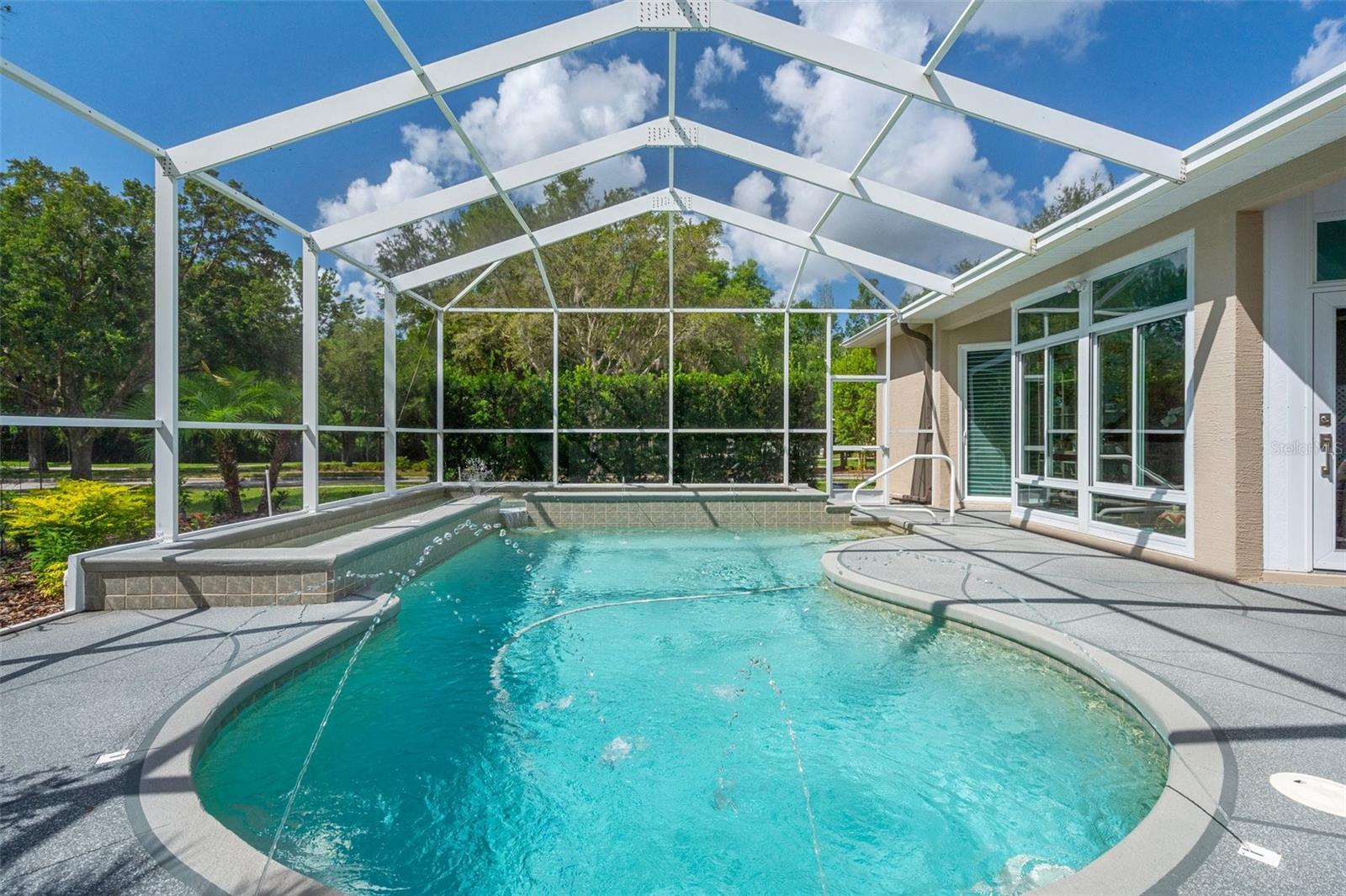 Pool/Lanai