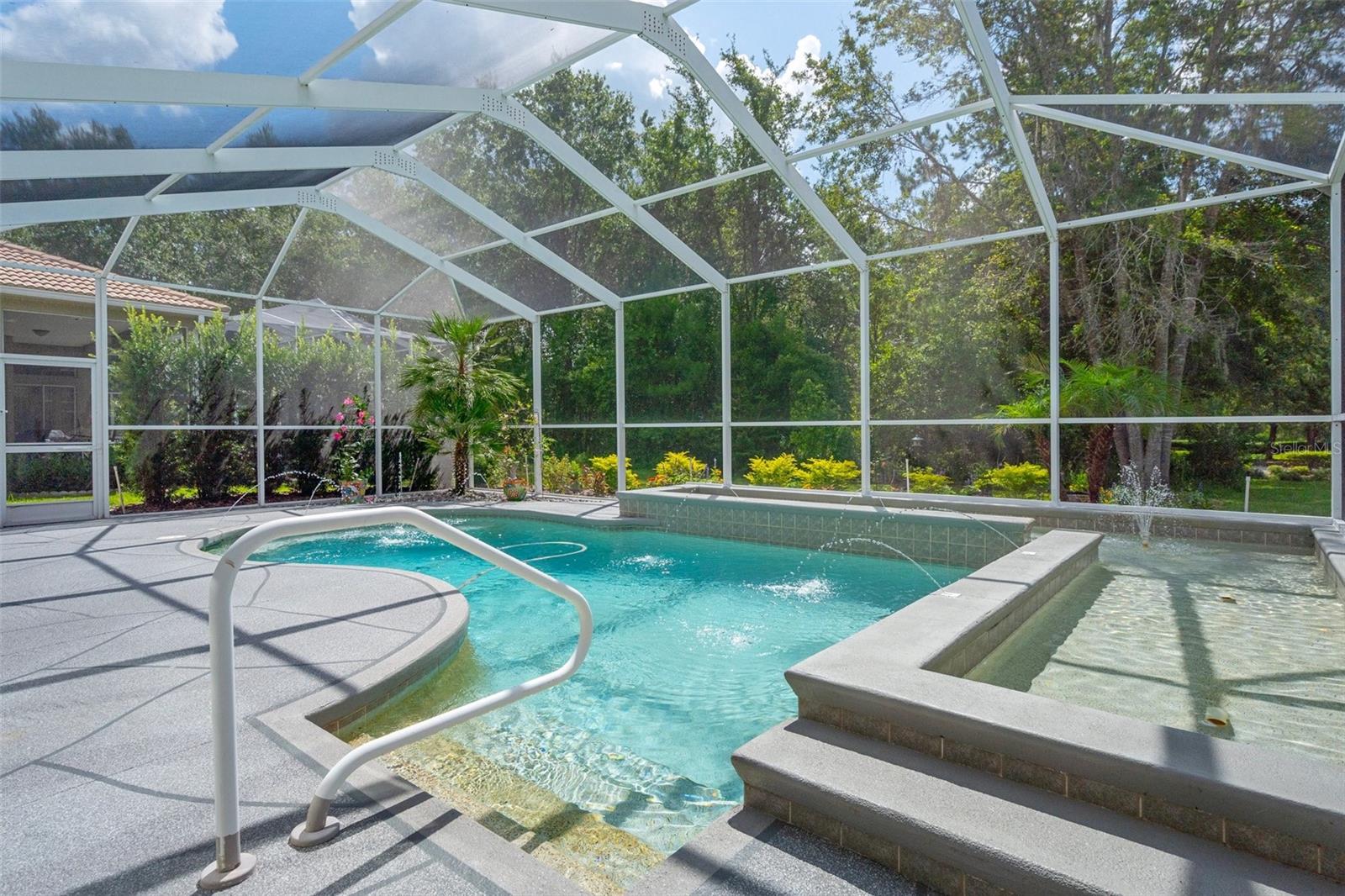 Pool/Lanai