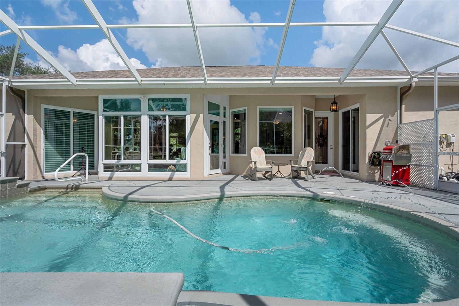 Pool/Lanai