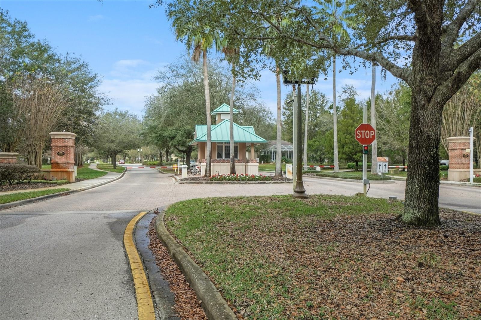 Hernando Oaks Gate