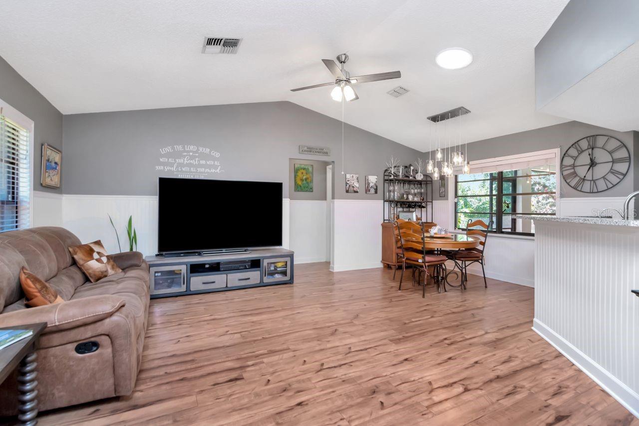 Living/ Dining combo