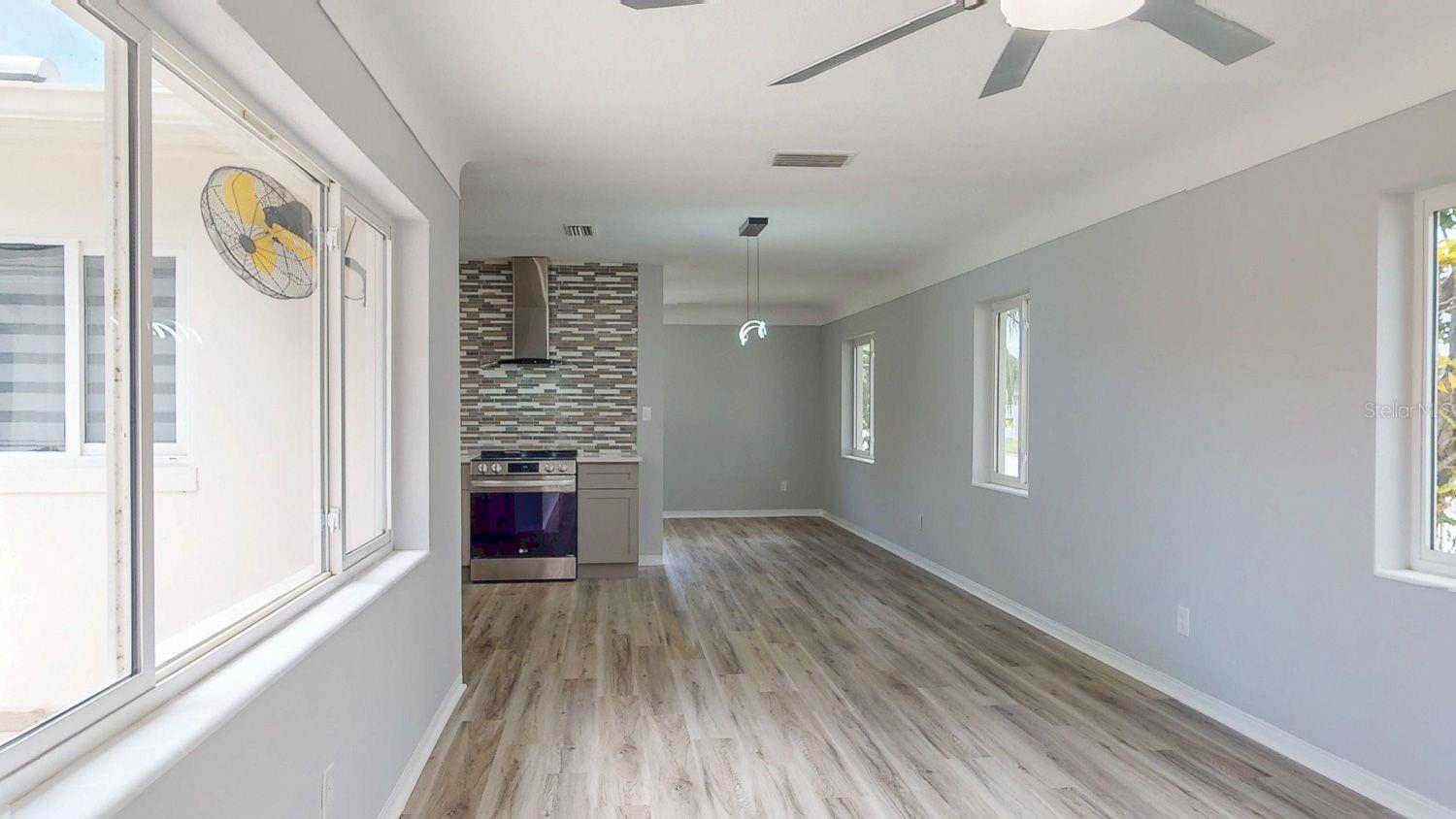 View living area to kitchen, SPACE !!!!