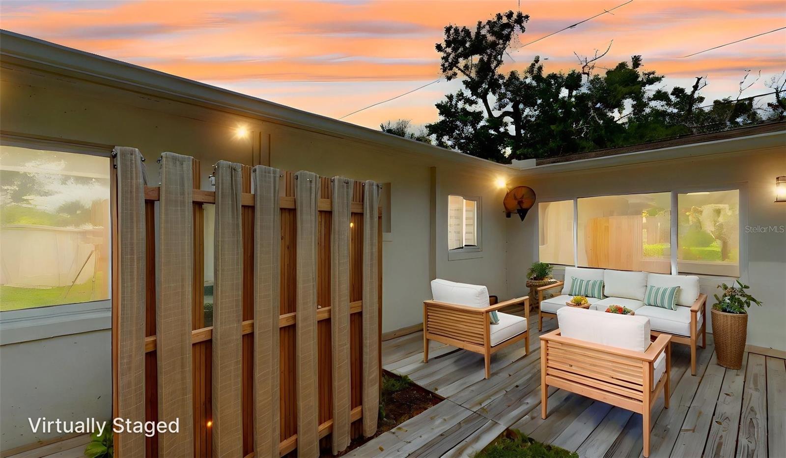 The outdoor space is inviting !