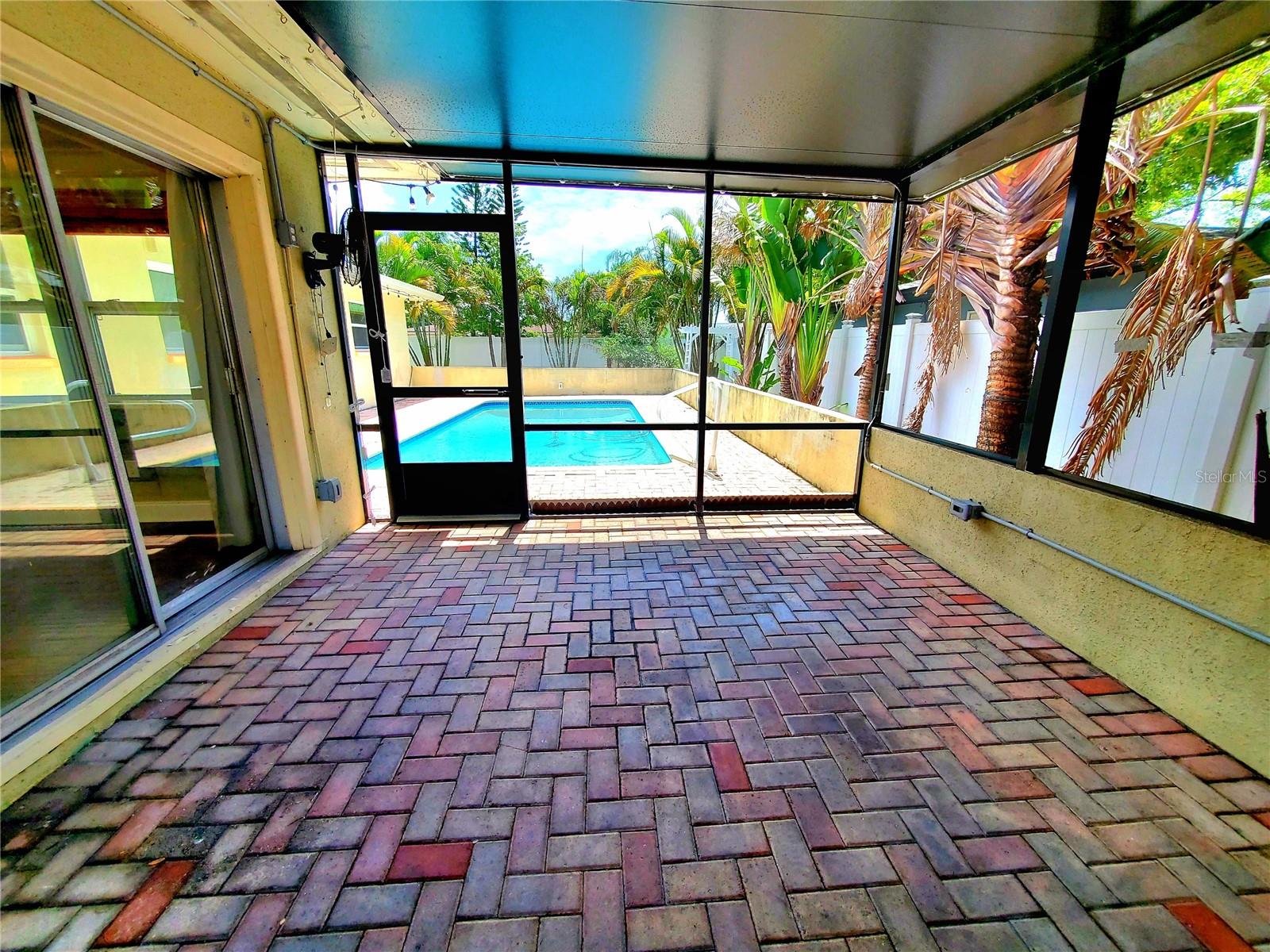 VIEW TO THE POOL