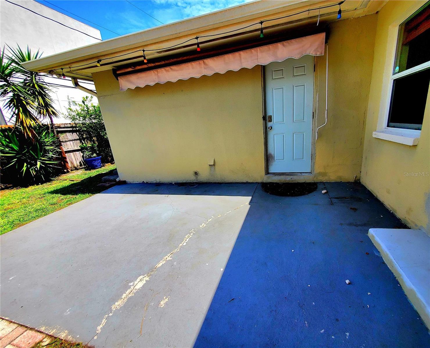 OPEN PATIO....