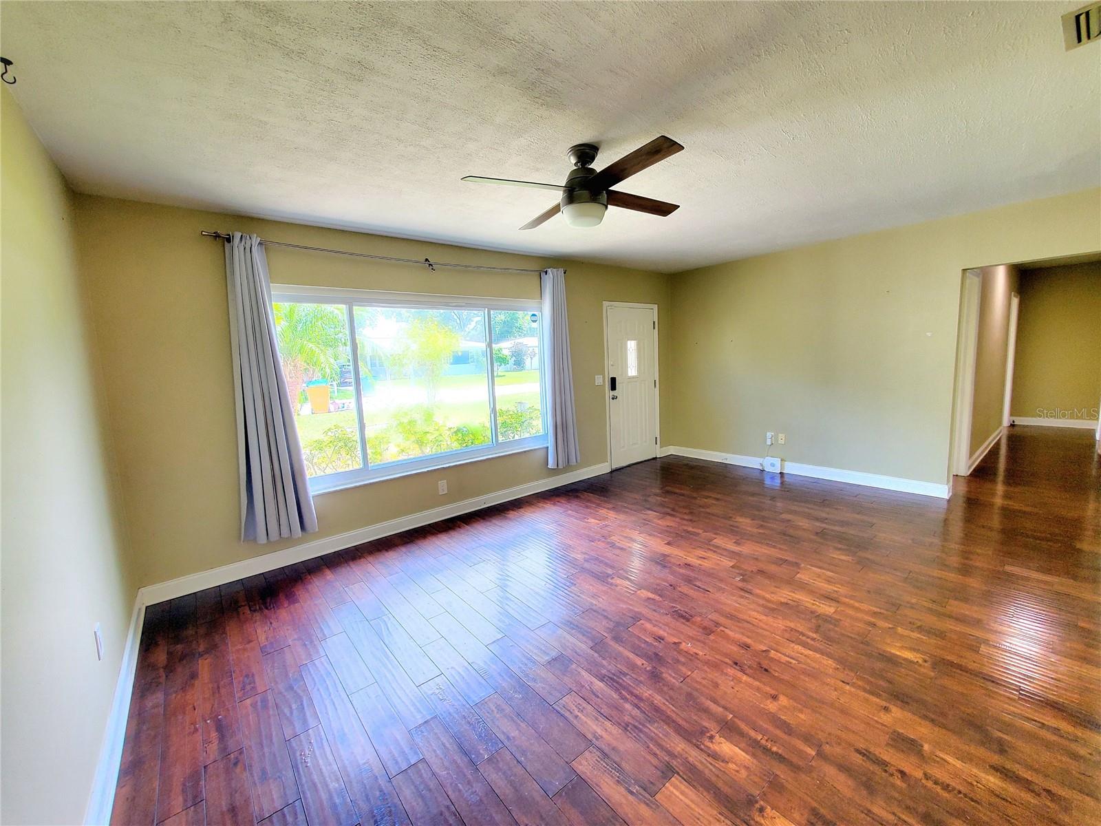 SPACIOUS LIVING AREA