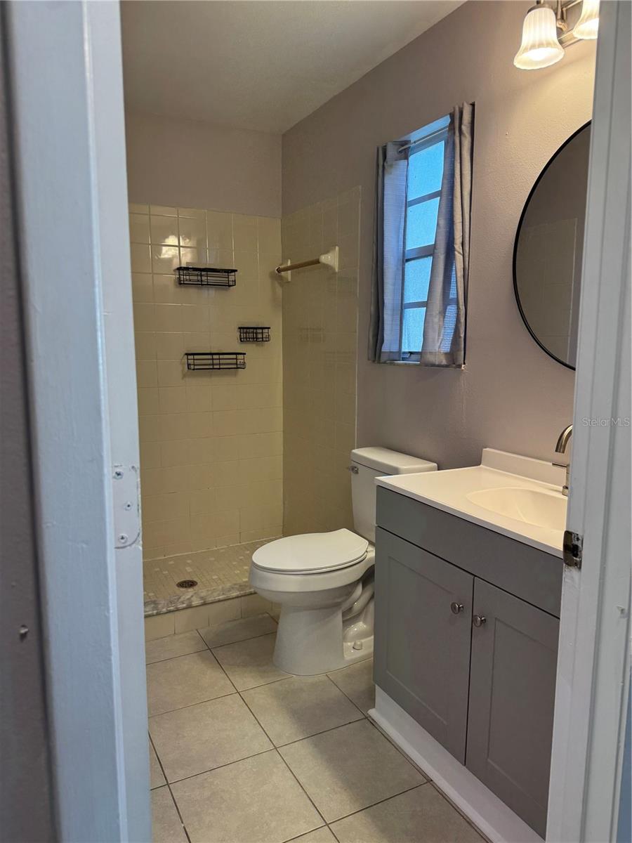 Full Bathroom #2