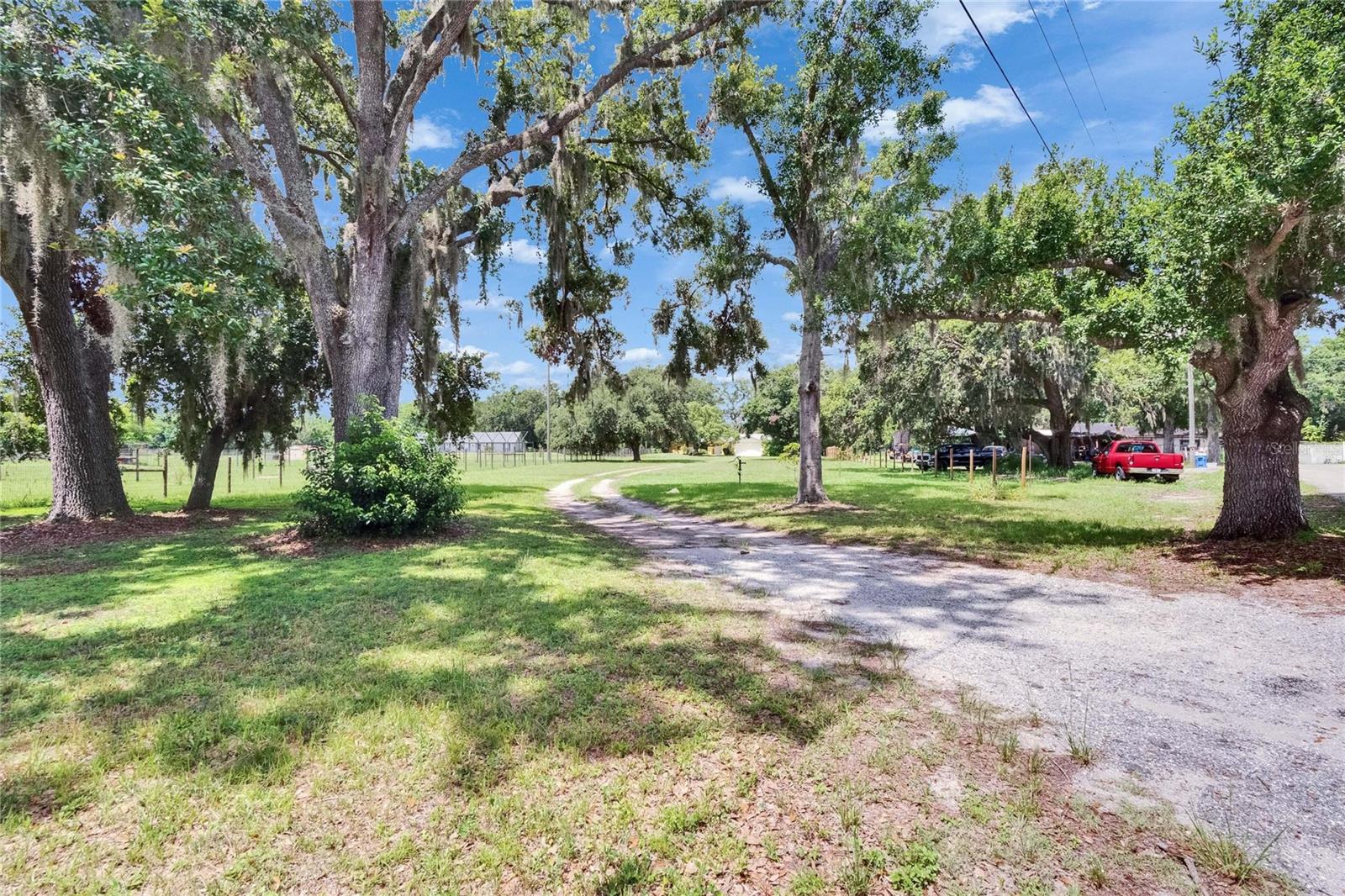 Entrance to property from Mercer Loop