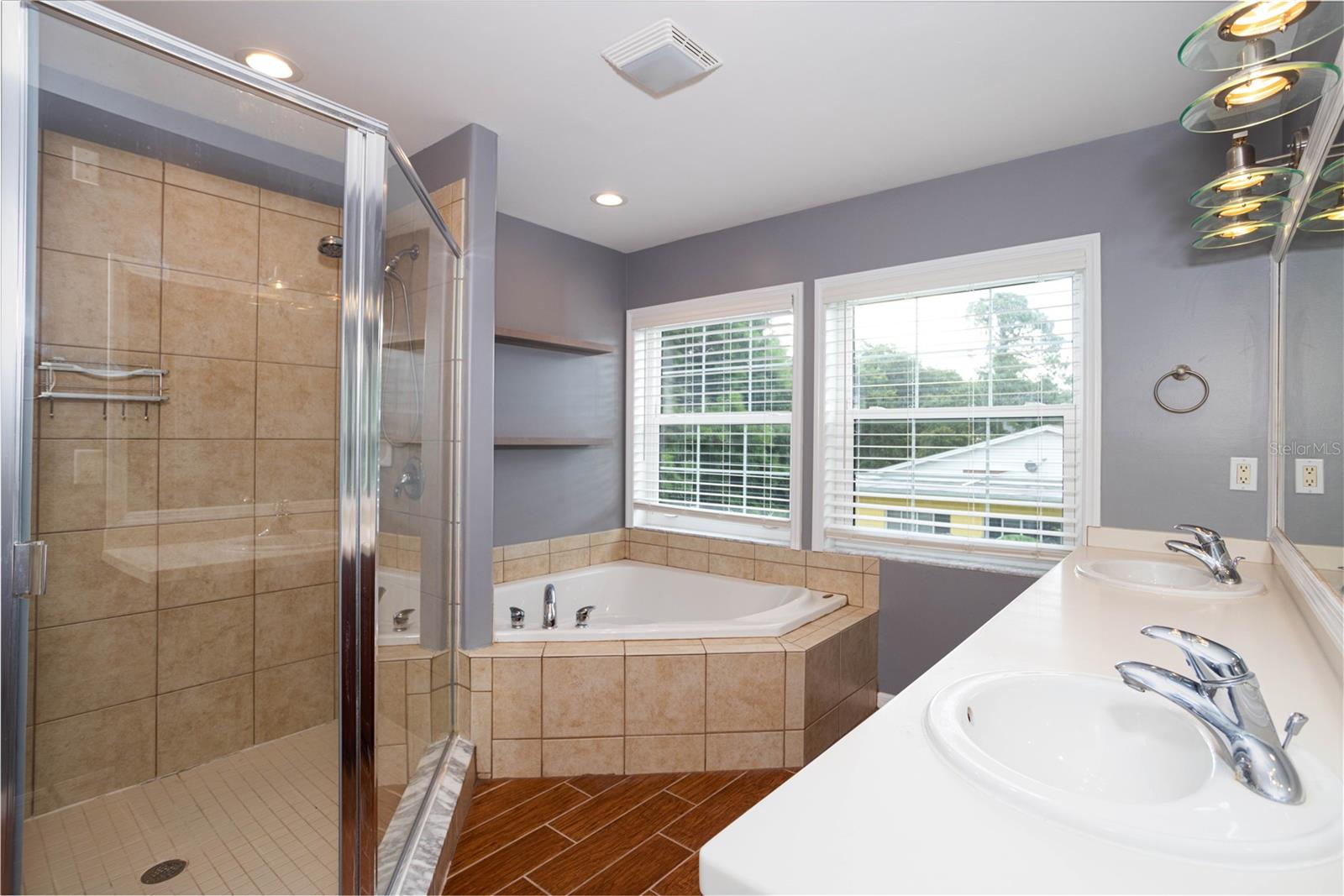 Ensuite Master Bathroom!