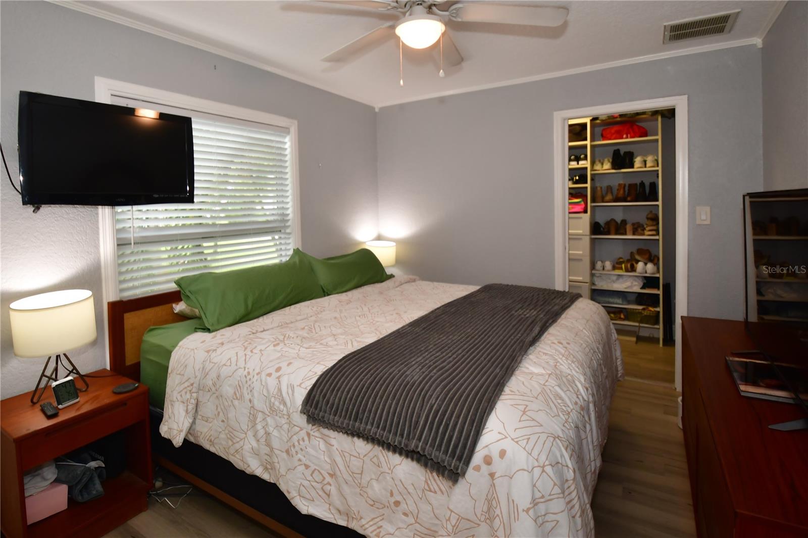 Primary Bedroom w/walk in closet