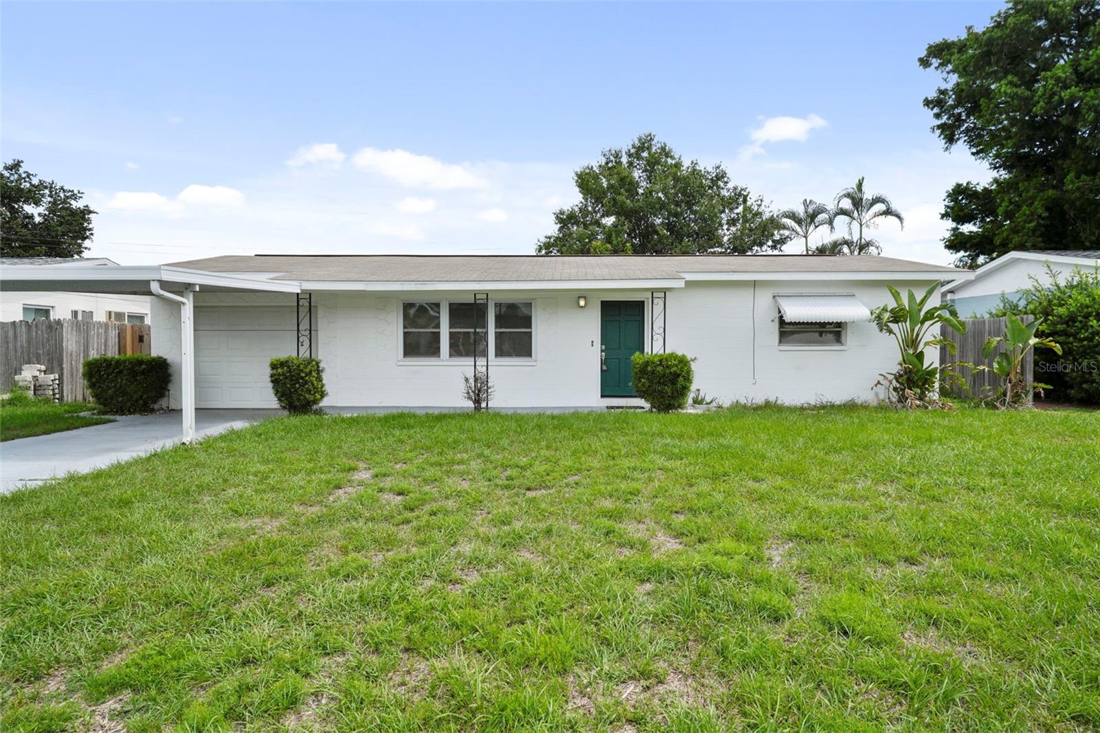 Welcome home to this sweet 2/1 with an attached one car garage.