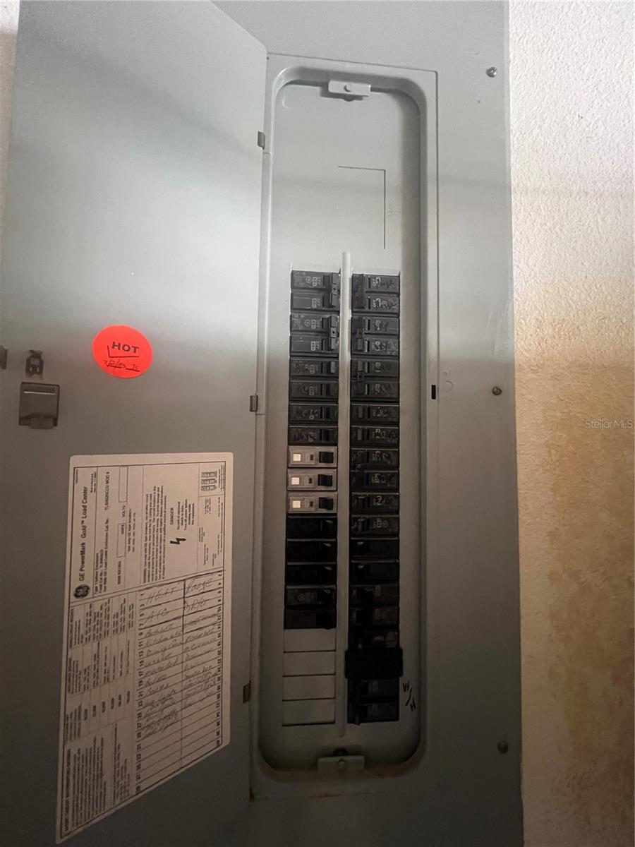 TB8399393