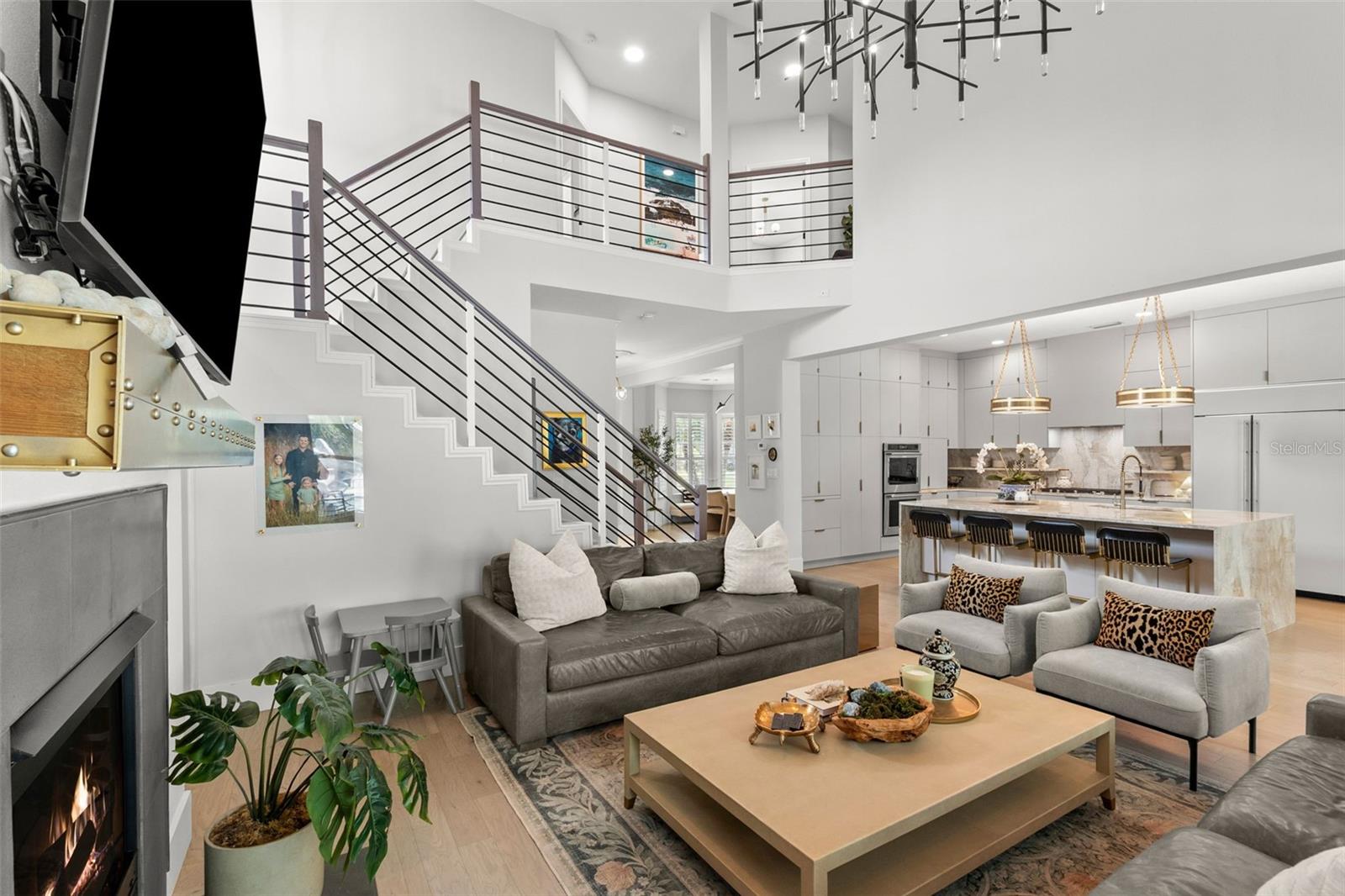Living Room/Kitchen
