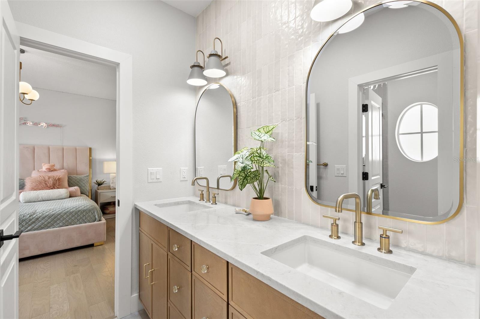 Jack & Jill Bathroom2