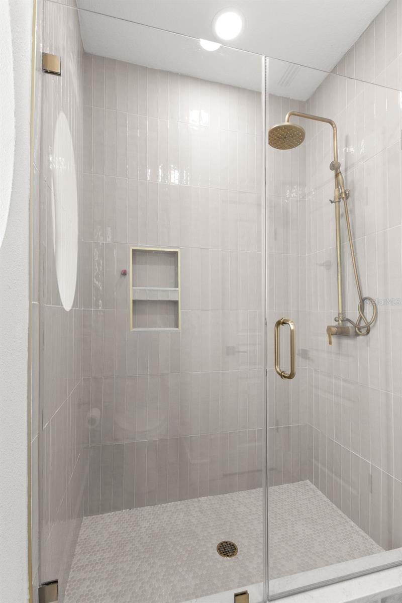Jack & Jill Bathroom2