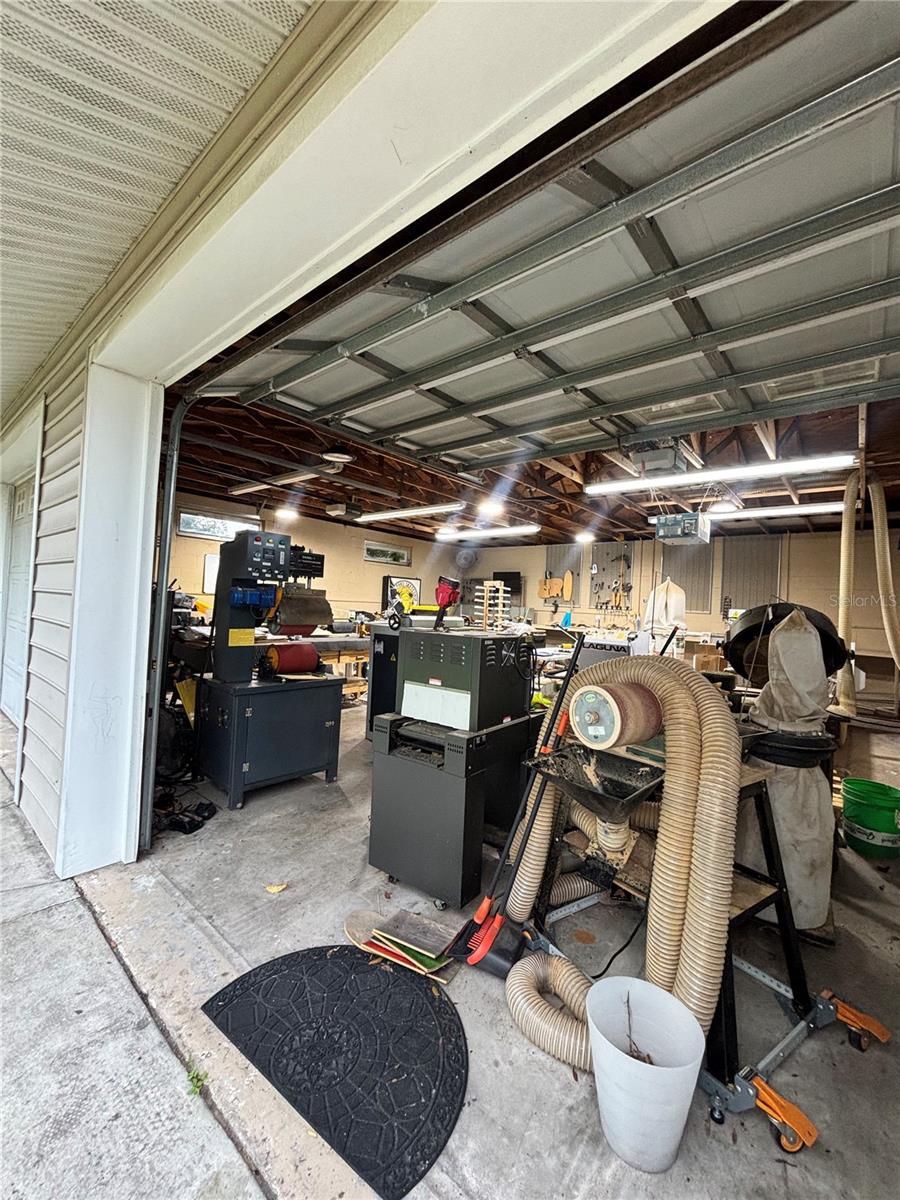 garage (detached)