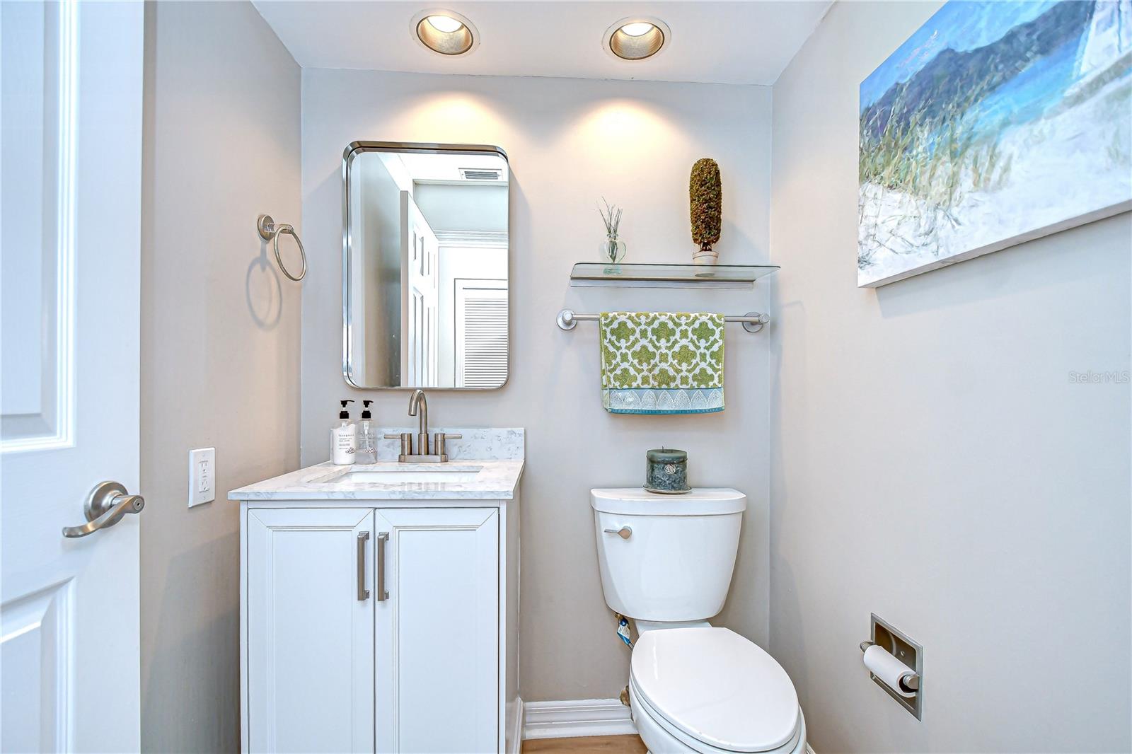 Half Bath (Bathroom4)