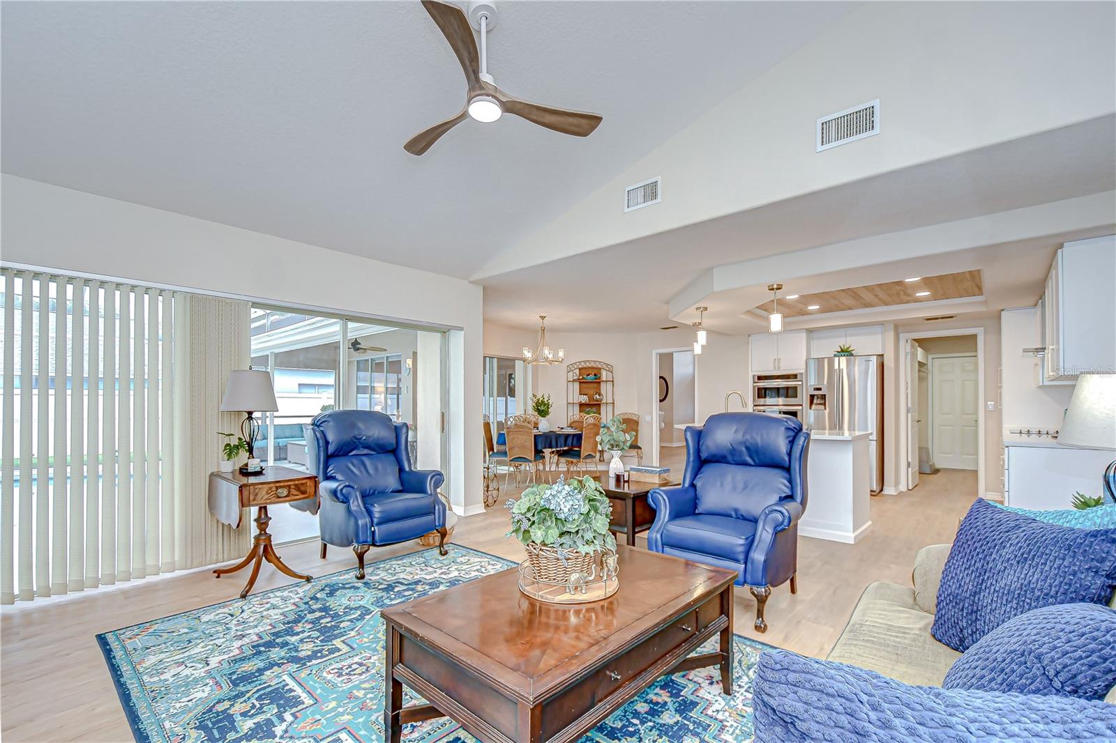 Family room view of Kitchen and breakfast area.