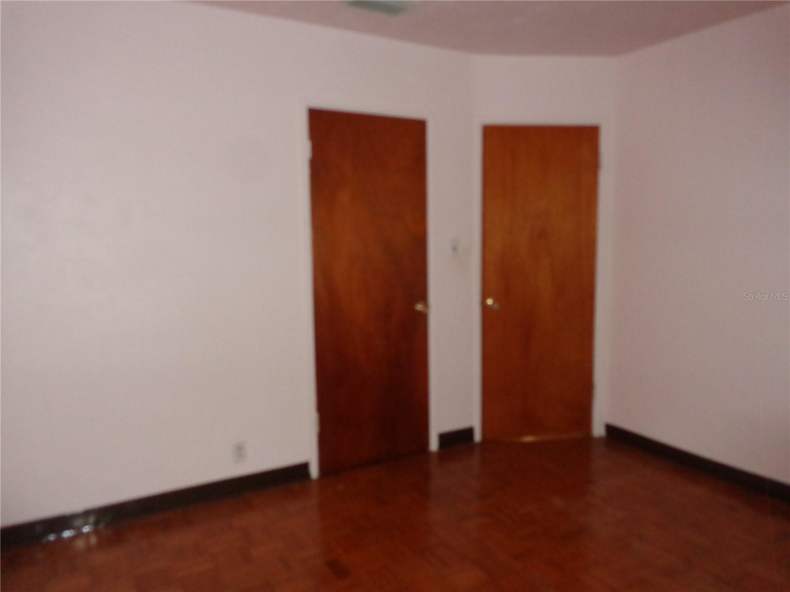 TB8399480
