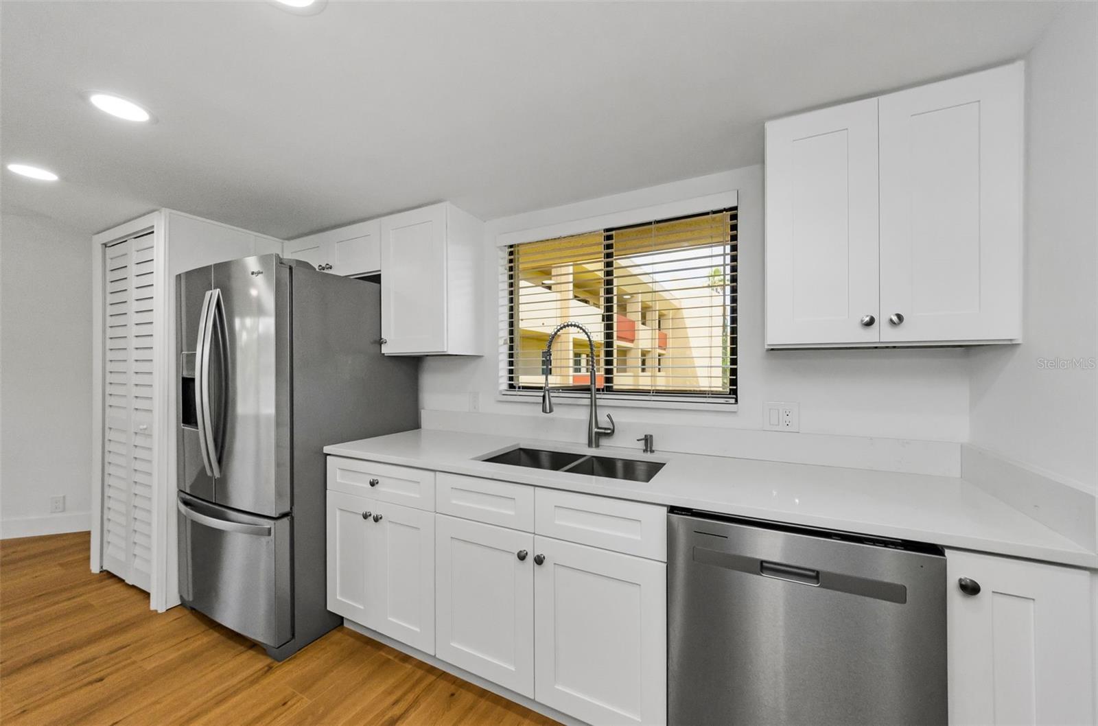 Remodeled Kitchen w plenty of cabinets!