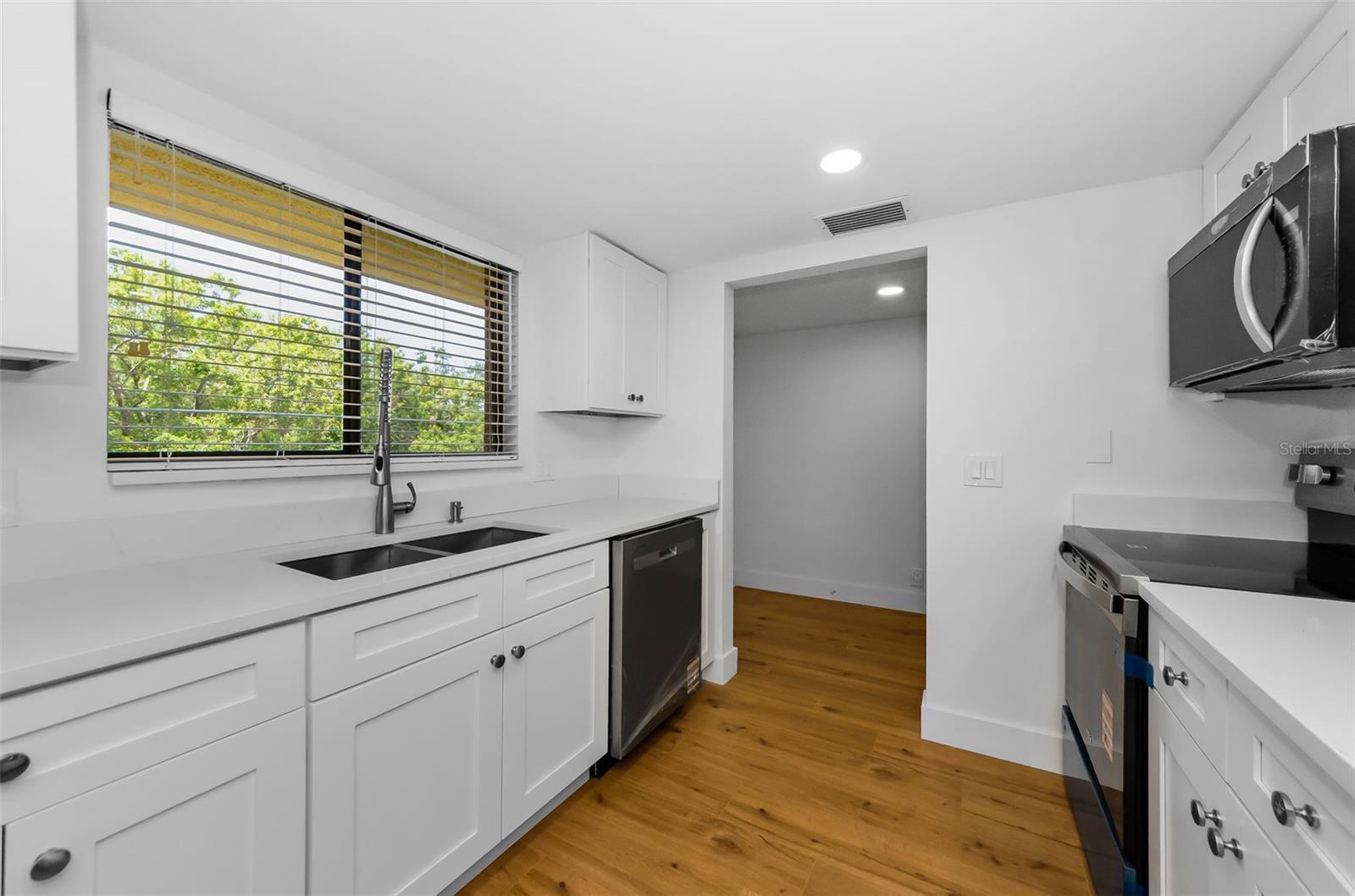 Gorgeous white Quartz Countertops