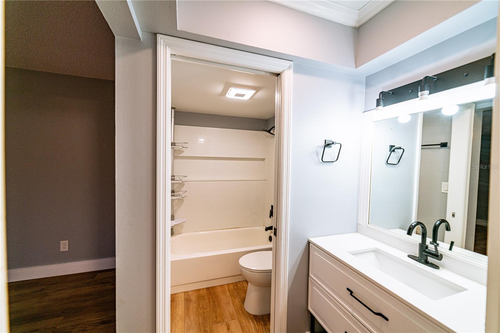 PRIMARY BEDROOM WITH ENSUITE