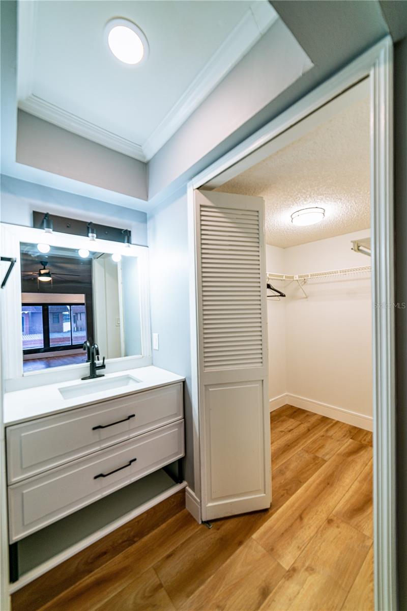 PRIMARY BEDROOM WITH ENSUITE