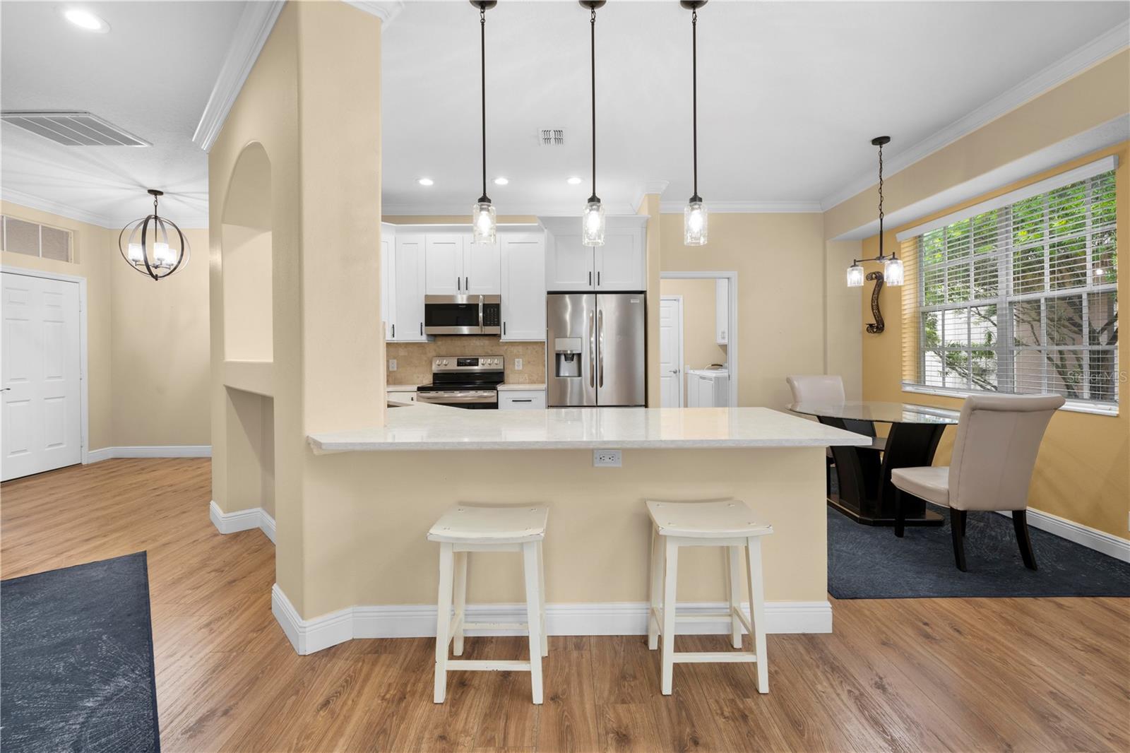 Kitchen & Breakfast Nook