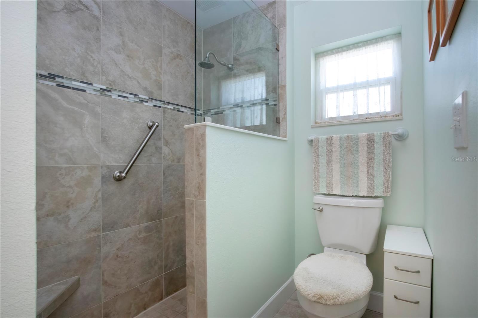 Primary Bathroom w/walk in Shower