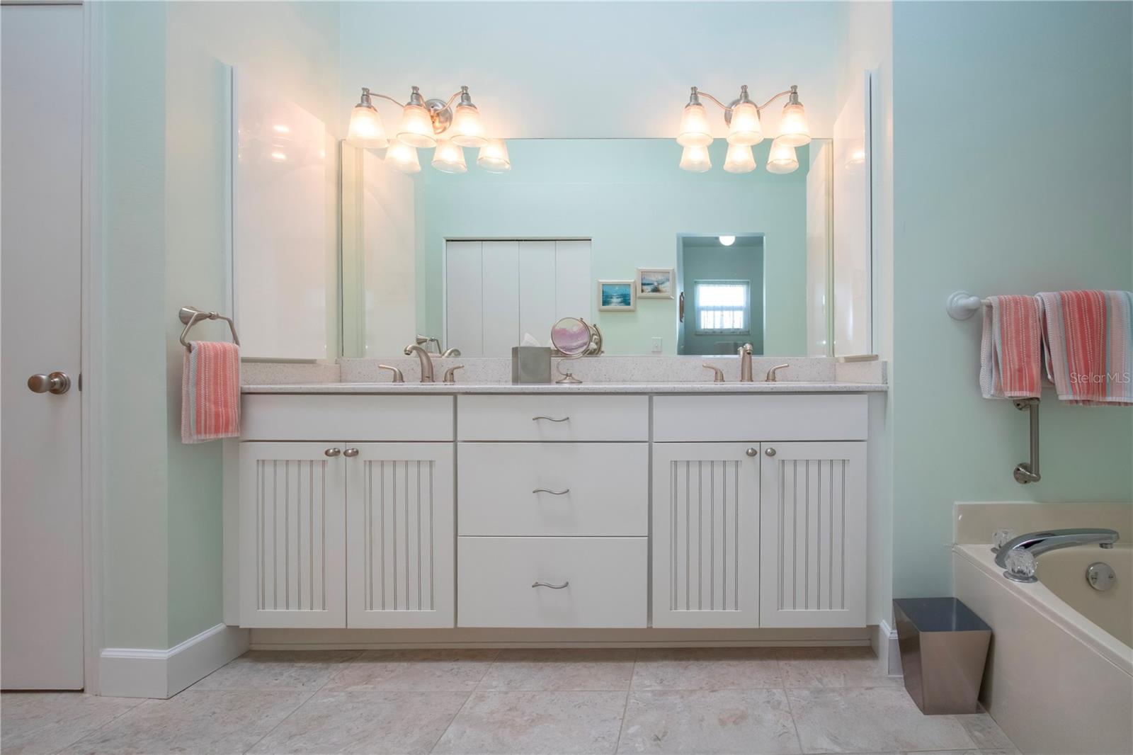 Primary Bathroom w/dual sinks