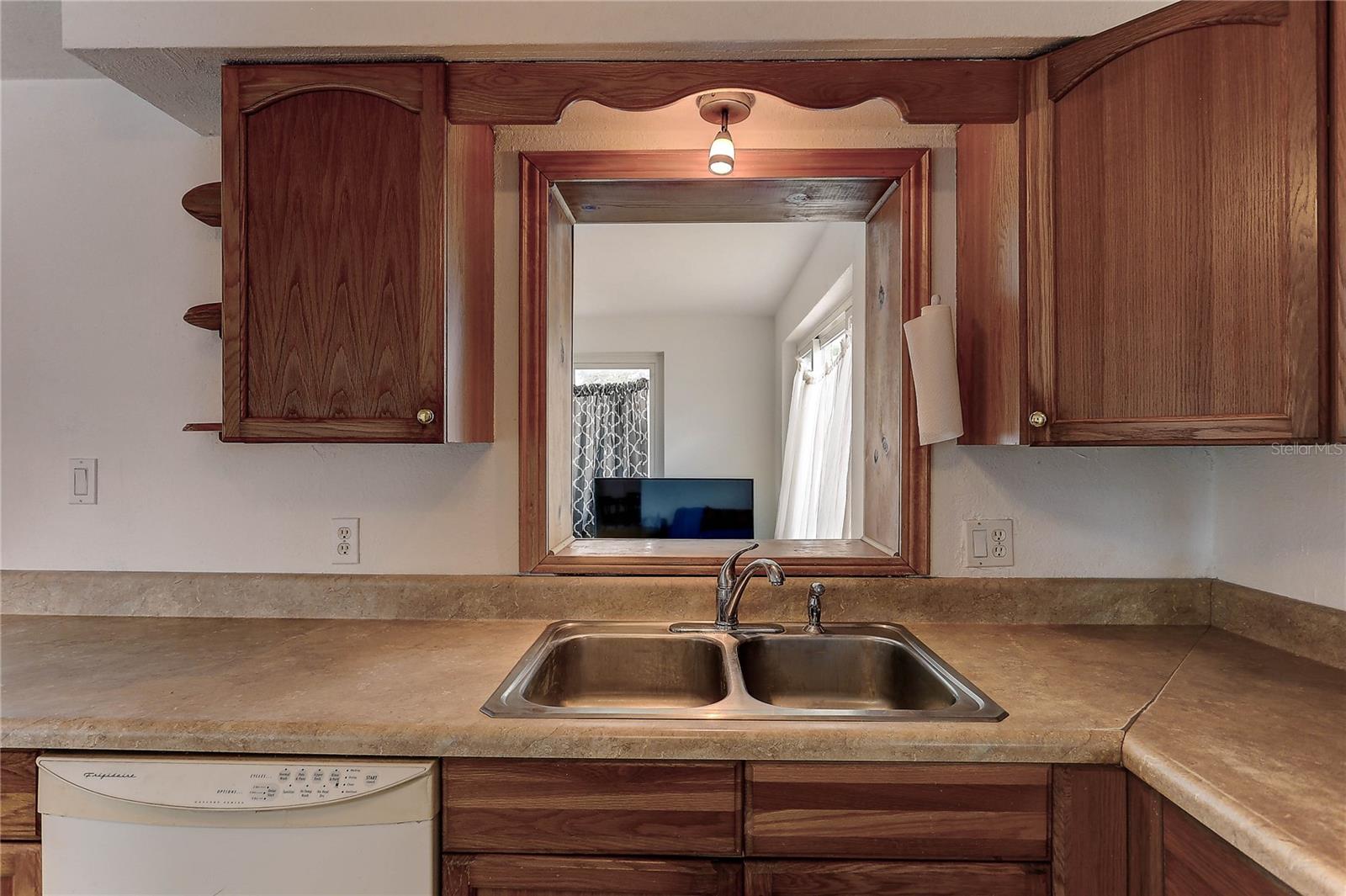 Kitchen Pass Thru