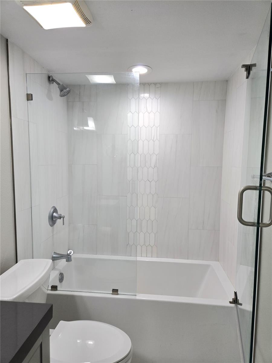 TB8399659