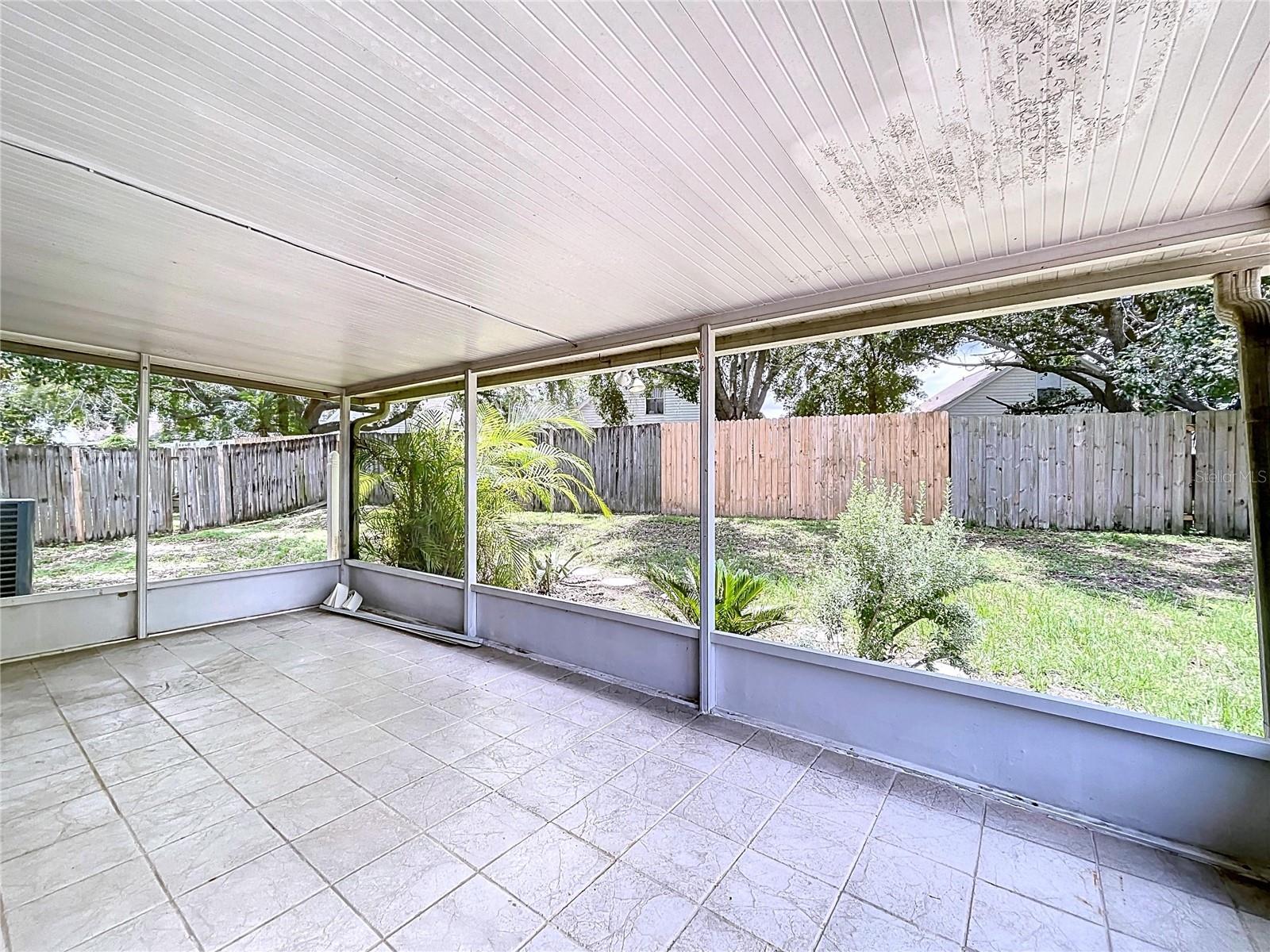 Large Screened Lanai