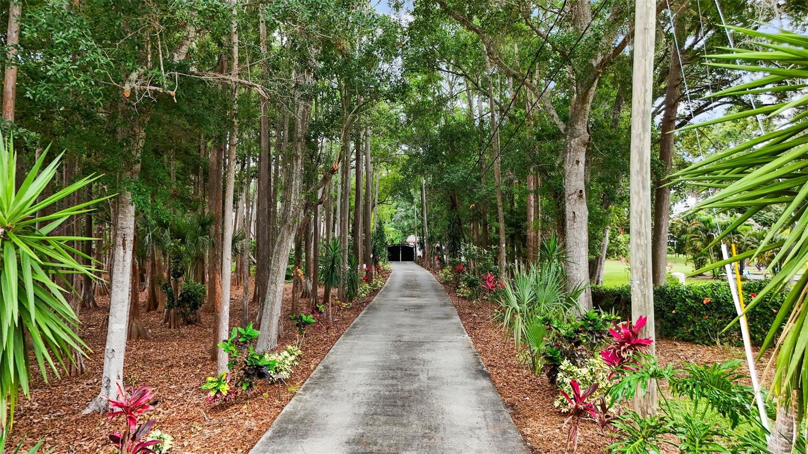 Private Gated Driveway with Keypad