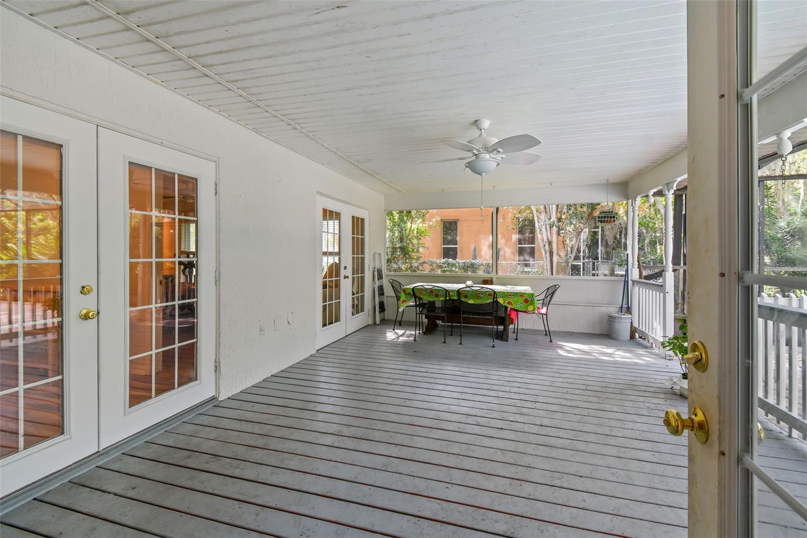 Covered, screened deck perfect for entertaining