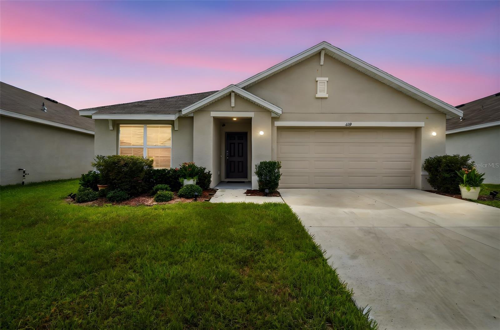 Move-In Ready home in the gated community of Barrington!