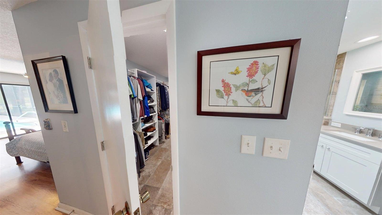 entrance to primary bedroom